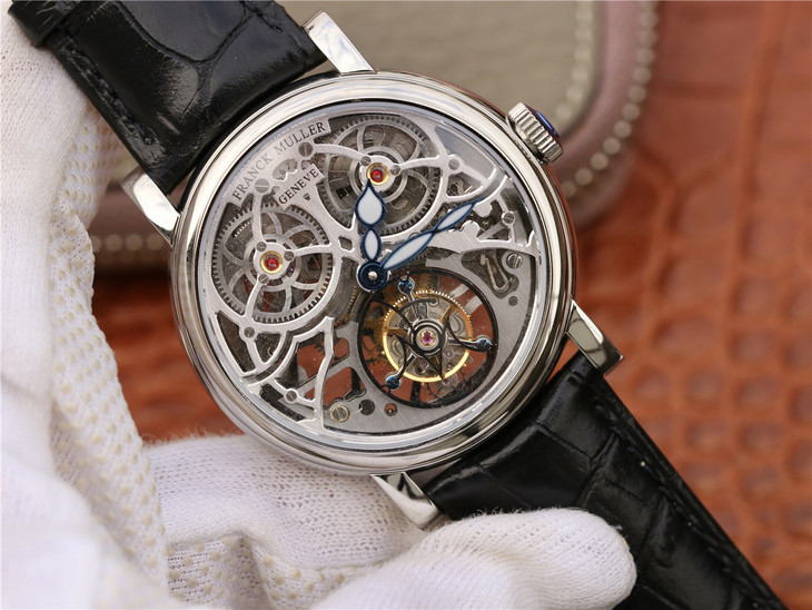 法蘭克穆勒GIGA圓形鏤空陀飛輪腕錶震撼上市。腕錶採用鏤空式佈局設計￥5480-精仿法蘭克穆勒