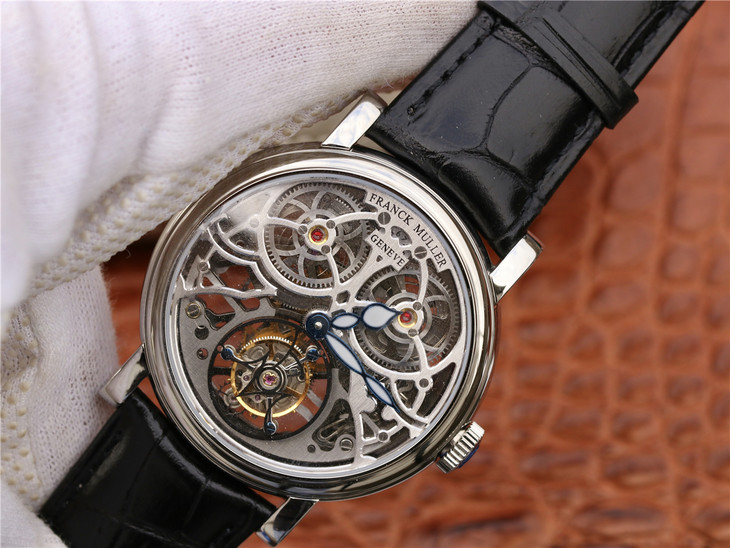 法蘭克穆勒GIGA圓形鏤空陀飛輪腕錶震撼上市。腕錶採用鏤空式佈局設計￥5480-精仿法蘭克穆勒