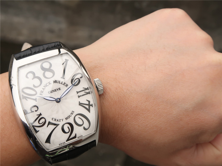 法蘭克穆勒全新升級版 Crazy Hours亂跳腕錶，突破傳統方式顯示時間，定制版FM2001￥3180-精仿法蘭克穆勒