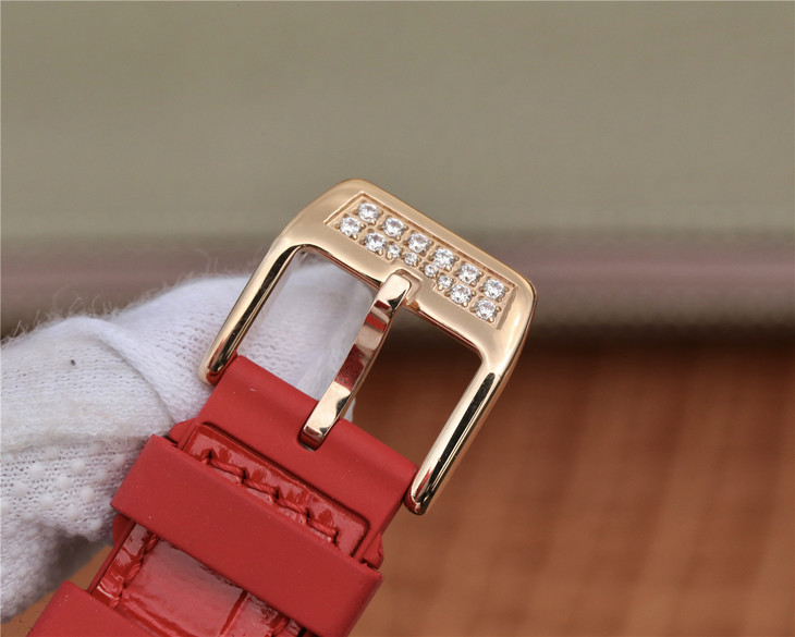 ABF法穆蘭Franck Muller V32 繫列 女士腕錶 紅色矽膠錶帶 石英機芯￥3480-精仿法蘭克穆勒